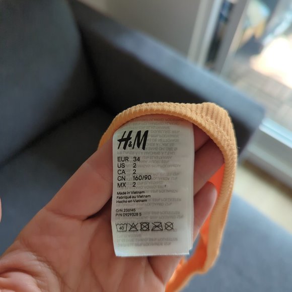 Bikini - Picture 2 of 4